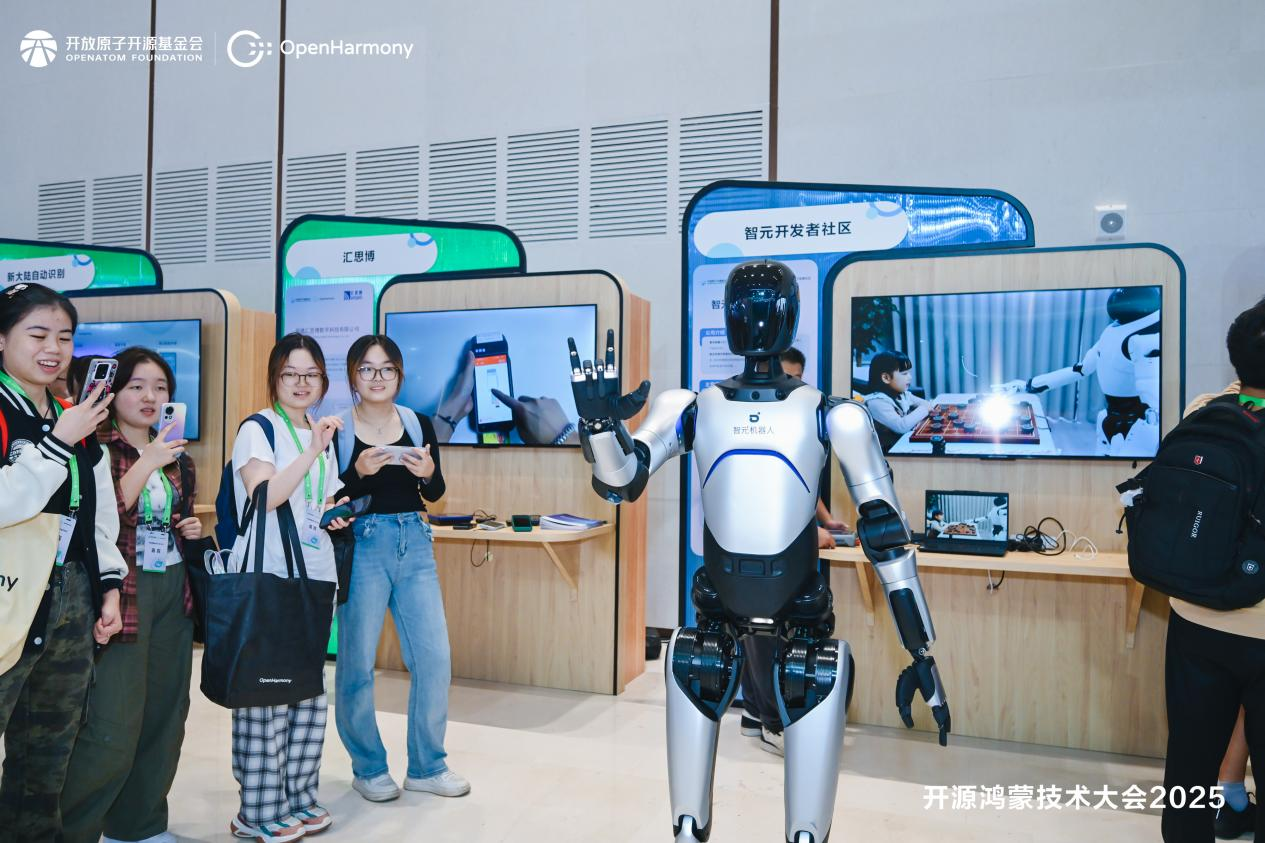 1759115395191243.png 9.29 微扑克开源鸿蒙推文图片2.png